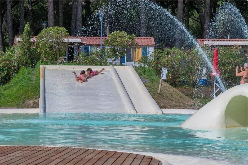 Vacanceselect Mobil Homes - Camping Pineta Sul Mare Camping Village Cesenatico Ngoại thất bức ảnh